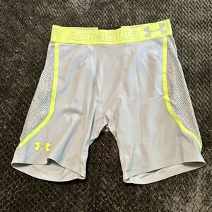 Under Armour compression shorts, men’s size large